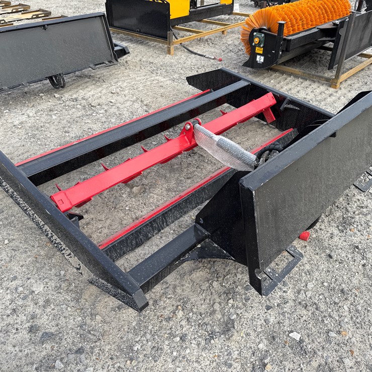 #2066 • Unused GIYI FR70 70" Skid Steer Flat Ripper PDSTQ260137 INV# 41973