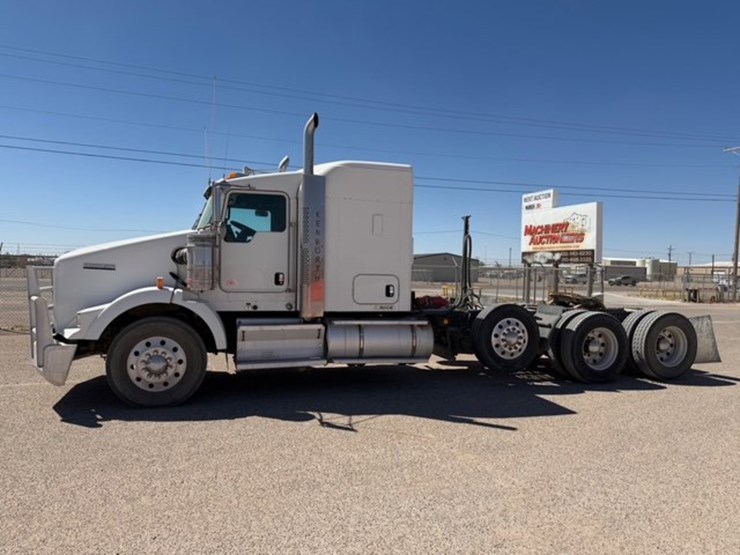 2015-kenworth-t800-image-1