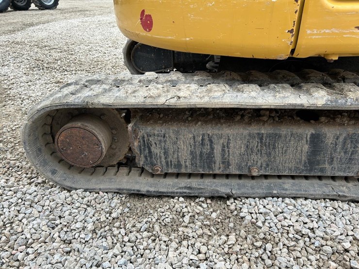 2020-caterpillar-303-image-12