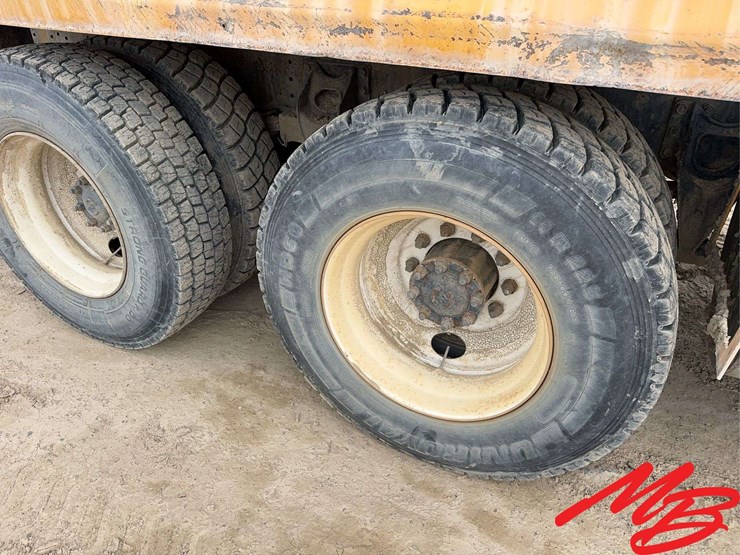 1985-international-s2500-image-10