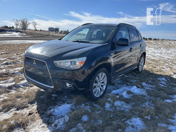 2011-mitsubishi-outlander-image-1