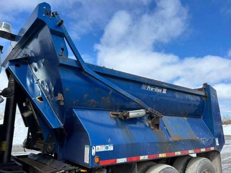 2013-freightliner-108sd-image-21