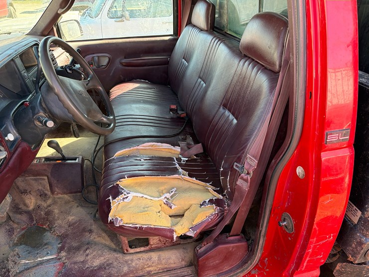 1995-gmc-3500-image-11