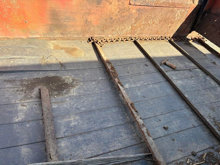 new-holland-145-image-6