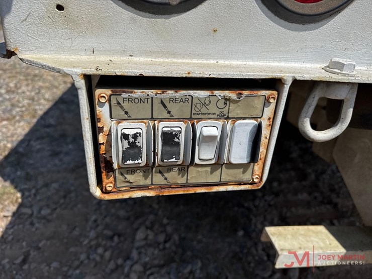 2011-international-7400-image-14