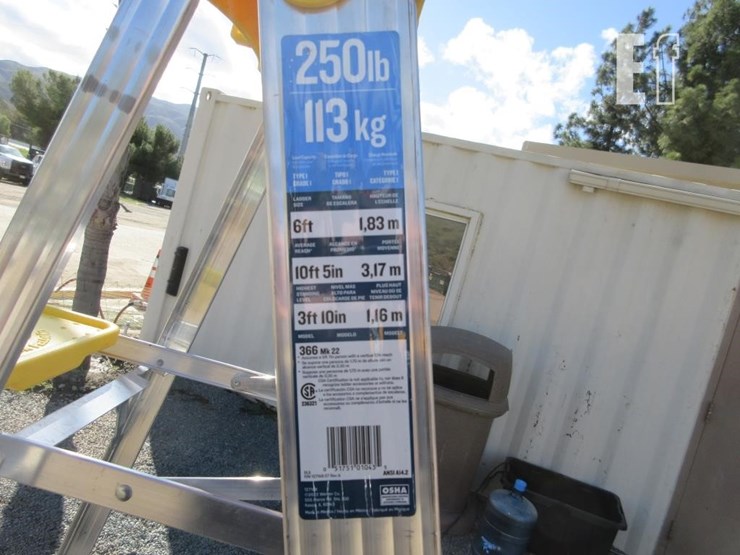 werner-6'-aluminum-step-ladder-image-3