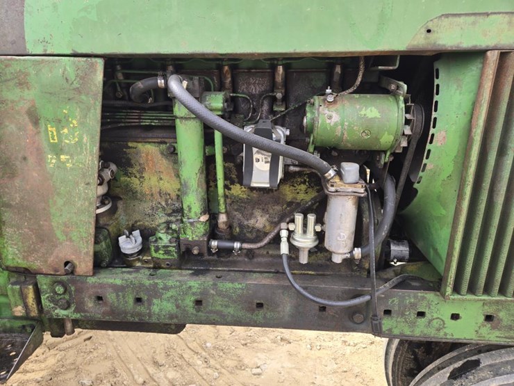 john-deere-4010-image-4