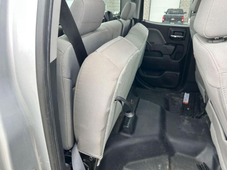 2018-chevrolet-silverado-2500hd-image-41