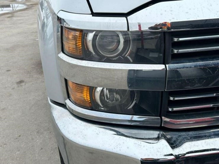 2018-chevrolet-silverado-2500hd-image-60