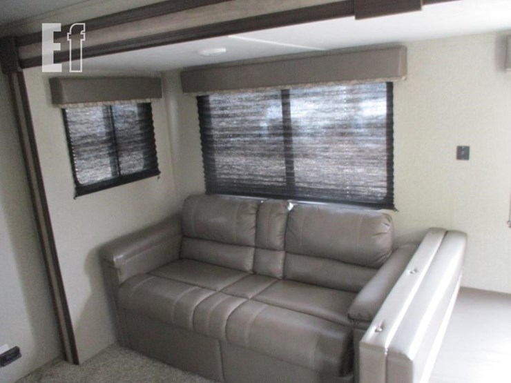 2020-keystone-rv-co-springdale-200787-image-12