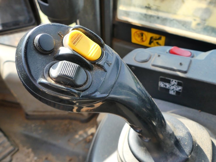 2013-komatsu-wa270-image-20