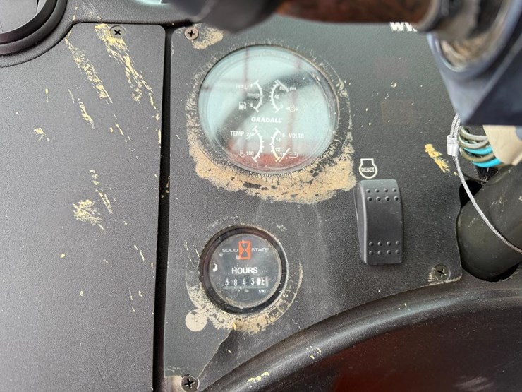 2008-jlg-g10-55a-image-47