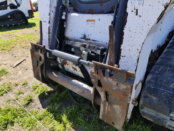 2015-bobcat-t750-image-10