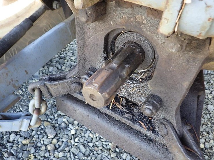 massey-ferguson-32-image-10