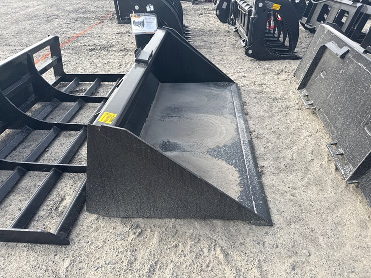 #2098-•-unused-66"-skid-steer-bucket-w/blade-inv#-42350-image-6
