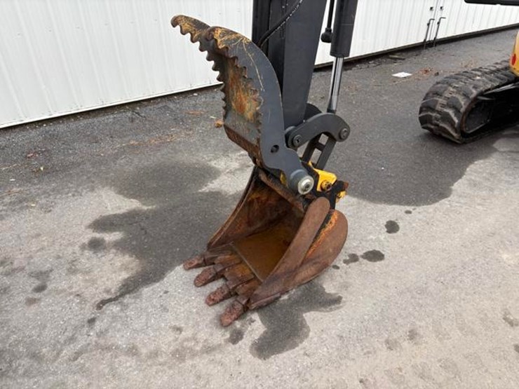 2023-deere-30g-image-5