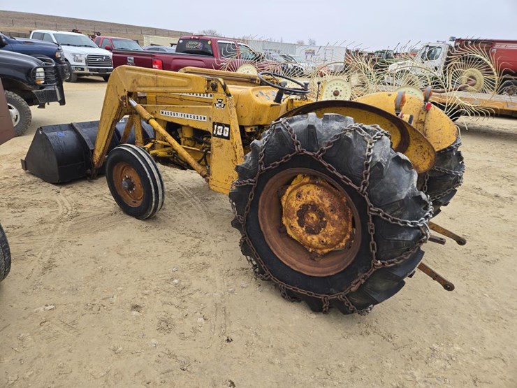 #359-•-massey-ferguson-utility-tractor-image-8