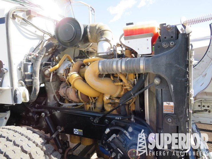 2010-peterbilt-365-image-16