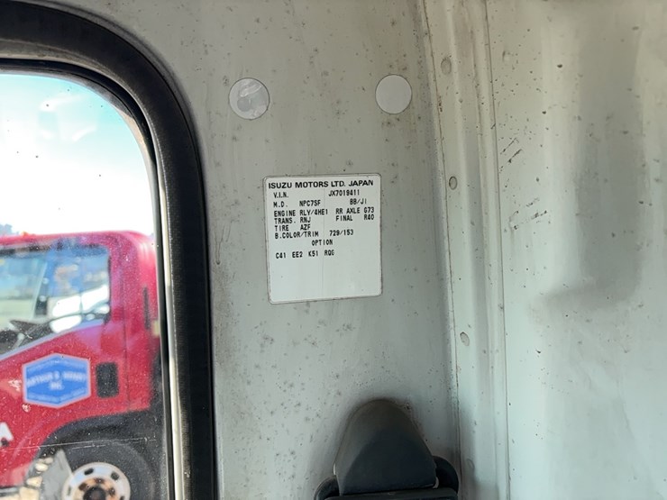 1999-isuzu-npr-image-17