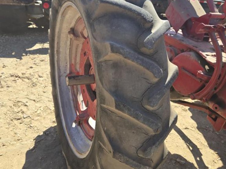 #223-•-farmall-m-tractor-image-6