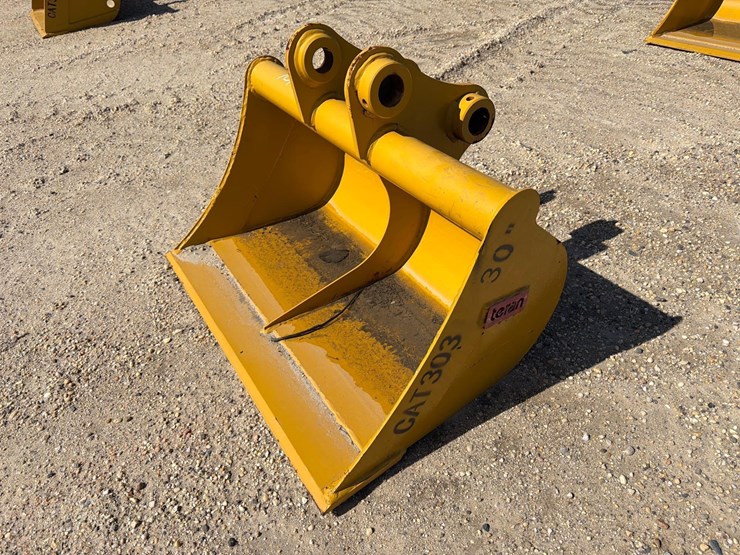 caterpillar-303-image-1