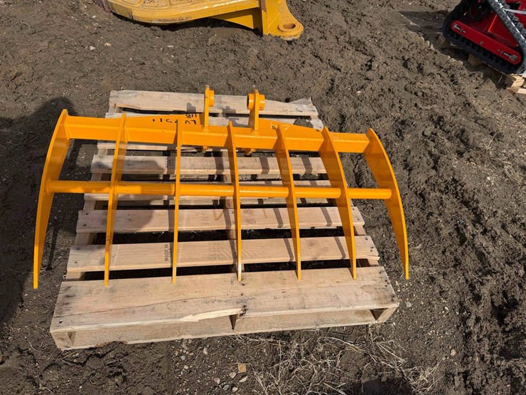 caterpillar-303-image-8