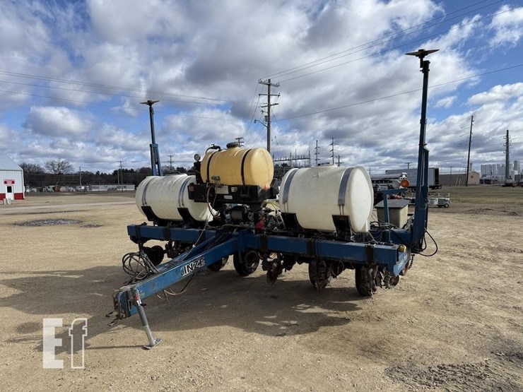 2000-kinze-2000-image-3