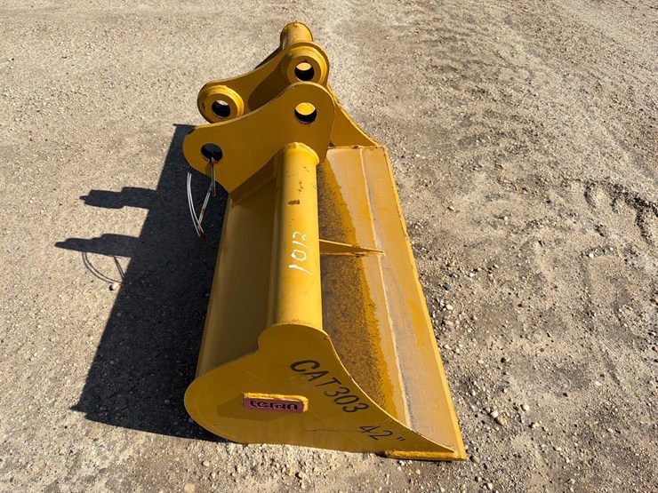 caterpillar-303-image-2