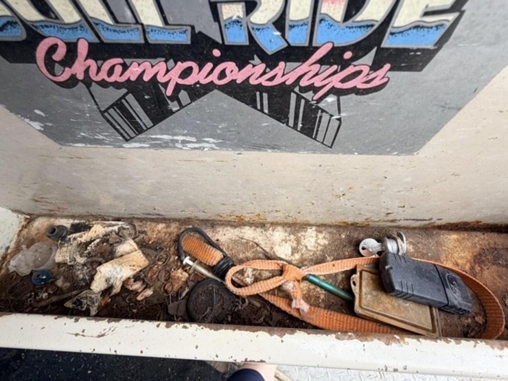 l2---1994-logan-coachman-3-horse-trailer-image-14