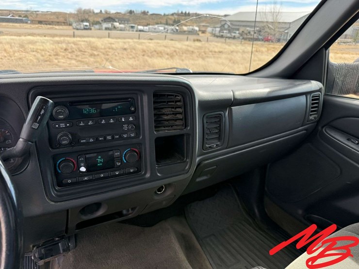 2004-chevrolet-2500-image-34