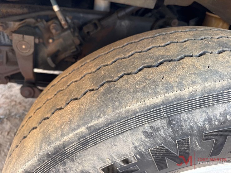 1995-ford-tractor-image-8