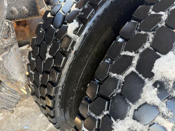 2009-mack-granite-gu813-image-63