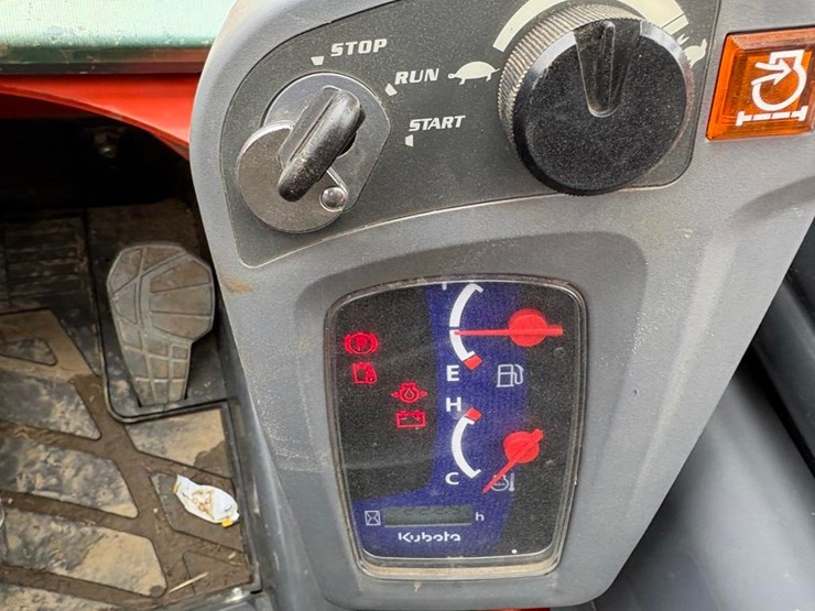 2023-kubota-ssv65-image-18