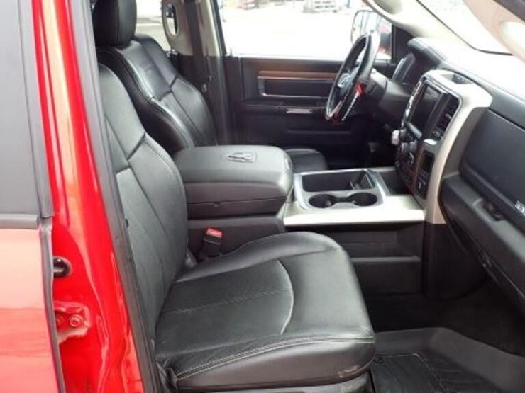 2018-ram-1500-laramie-image-41