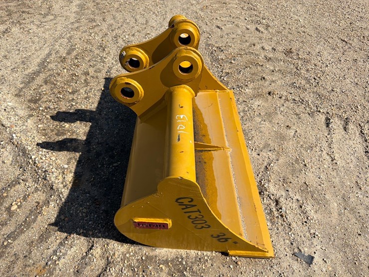 caterpillar-303-image-2