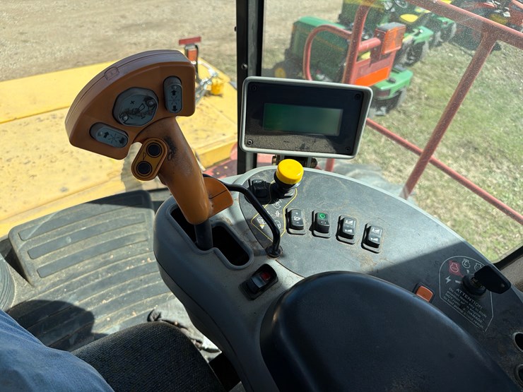 2008-new-holland-h8060-image-25