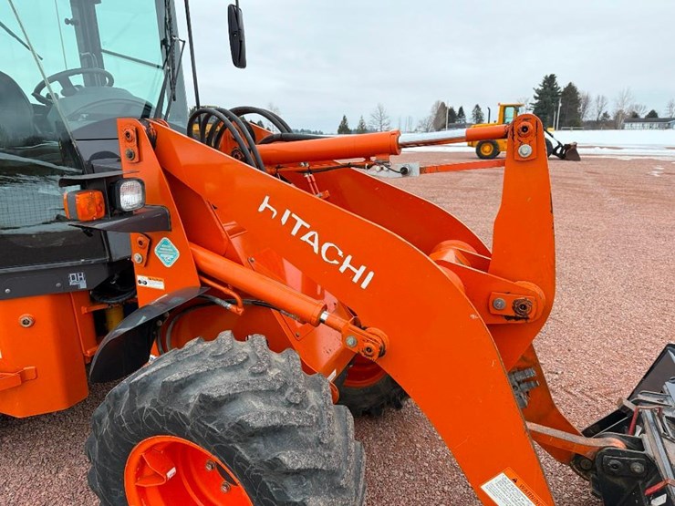 2021-hitachi-zw50-5b-image-24
