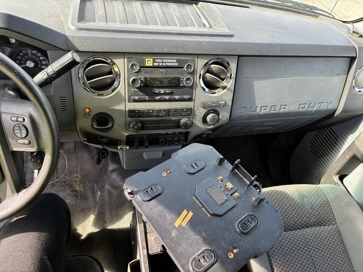 2011-ford-f550-image-13