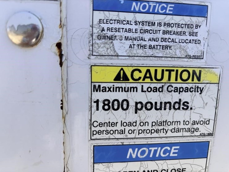 2015-isuzu-nrr-image-7