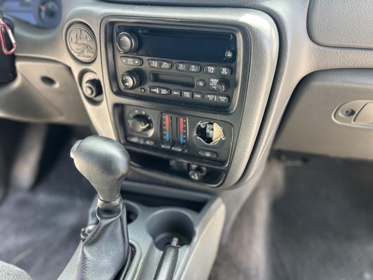 2004-chevrolet-trailblazer-image-16