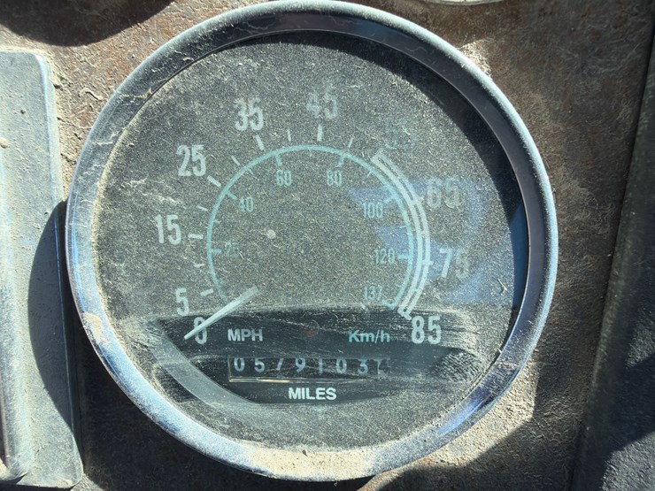 1989-ford-l9000-image-16