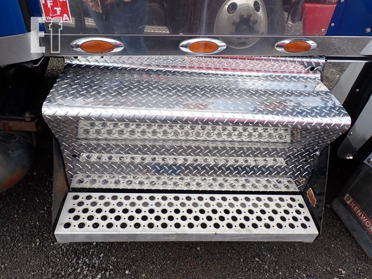 2006-kenworth-w900l-image-8