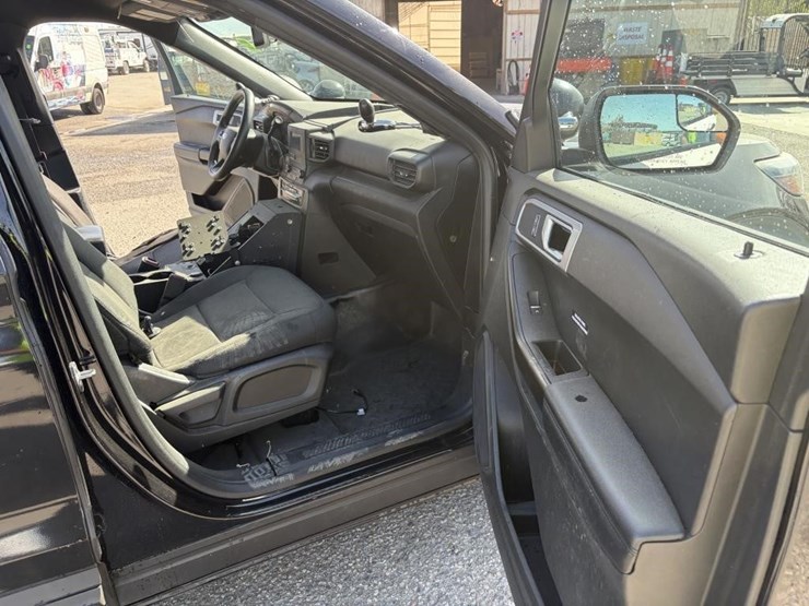2020-ford-explorer-police-interceptor-image-9