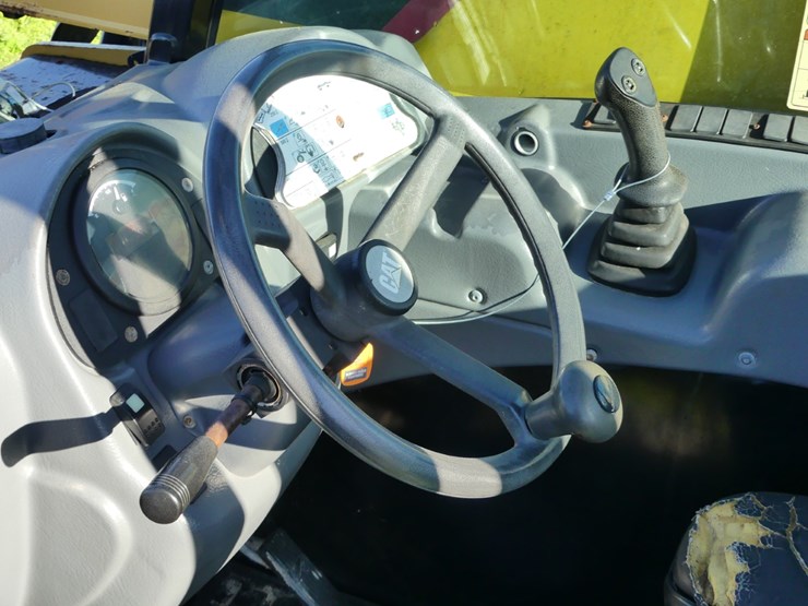 2018-caterpillar-th255c-image-12