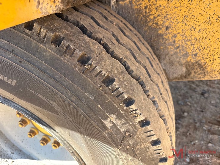 etnyre-chipspreader-image-13