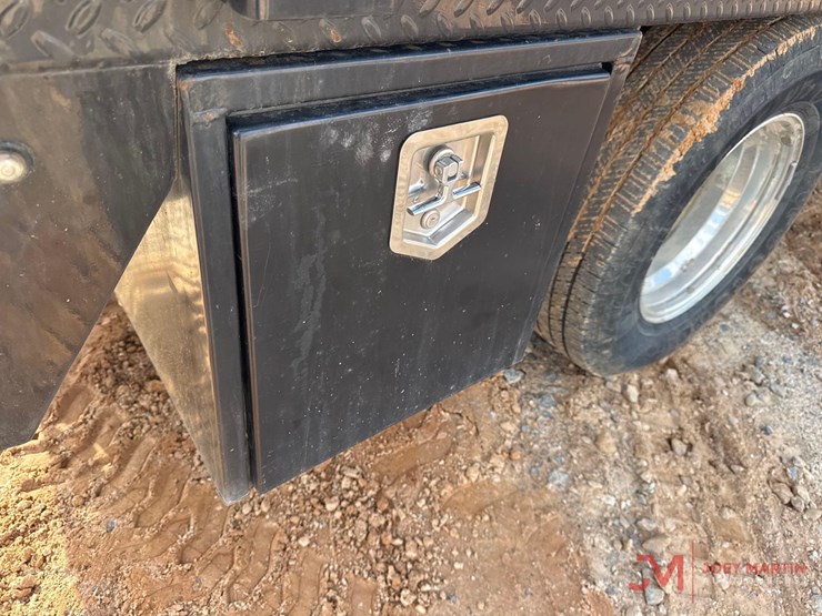 2020-ford-f350-xl-image-14