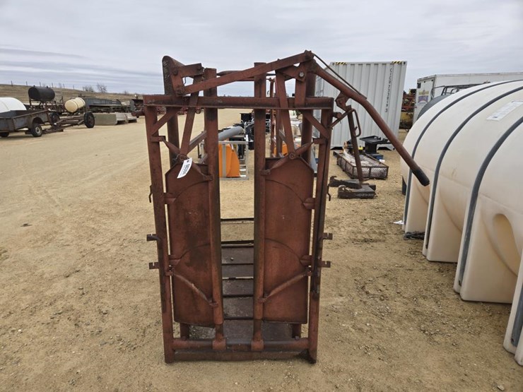 #394-•-palco-cattle-chute-with-palpitation-cage-image-2