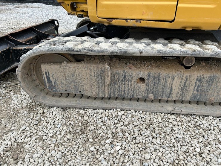 2020-caterpillar-303-image-17