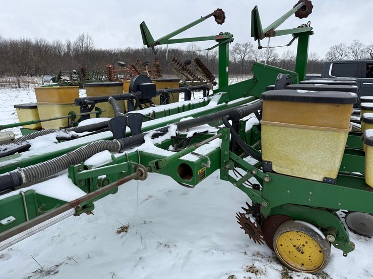 john-deere-7200-image-13