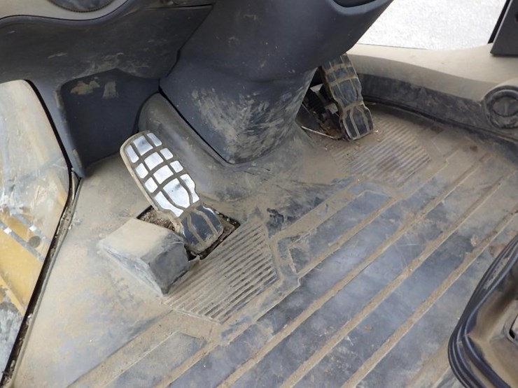 caterpillar-930k-image-33